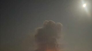 Русия атакува Киев с балистични ракети, има пожари в няколко района
