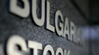 Борсата продължава надолу