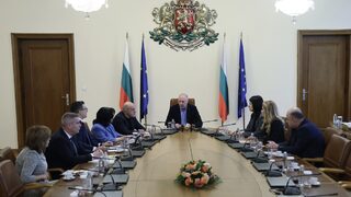 Премиерът събра извънредно министри заради цените на храните