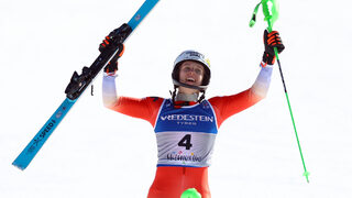 Швейцарка спечели първа световна титла в алпийските <span class="highlight">ски</span>