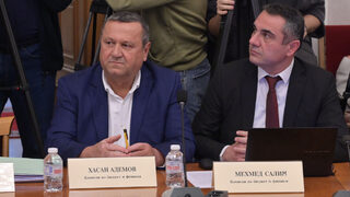 <span class="highlight">Хасан</span> <span class="highlight">Адемов</span>: Няма опция Доган и Пеевски да се разберат, не се водят такива разговори
