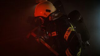 Пожар избухна в склад за масла в Бургас