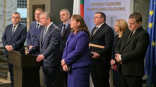 Проектът за бюджет мина през първи спешен ремонт заради пенсиите