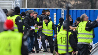 БФС наказа "Локомотив" (<span class="highlight">Пловдив</span>) да играе 4 мача без публика заради ударения делегат