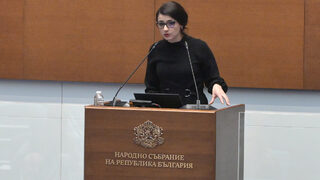 Делото срещу Лена Бориславова за подправени документи влиза в съда