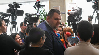 Делян Пеевски иска да управлява веднага след кабинета "Желязков"
