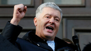 Порошенко поиска по-мек подход на Украйна към САЩ, след като бе санкциониран от Зеленски