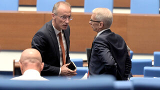 Министърът на образованието няма да уволни ректора, разписвал бонуси сам на себе си