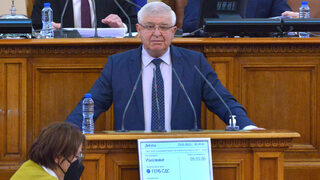 Кирил Ананиев влиза и в Надзорния съвет на здравната каса