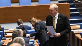 Предозиране: "Възраждане" иска затвор за председателя на статистическия институт