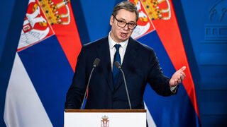 Вучич се похвали, че средната <span class="highlight">заплата</span> в Сърбия е настигнала българската