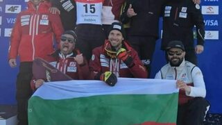 Българка на 15 г. се класира втора на старт за Световната купа по <span class="highlight">сноуборд</span>