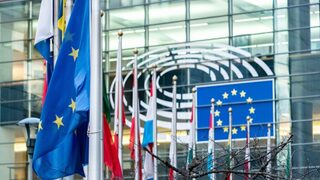 Още двама евродепутати са разследвани за търговия с влияние