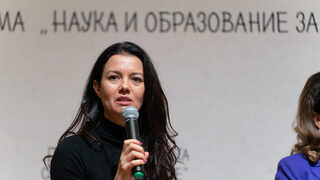 Образователното министерство ще възложи разработването на модел на изкуствен интелект за училищата