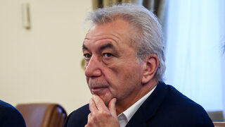 Изпусната реплика за подкрепа за Карадимов сблъска ДПС на Доган с БСП