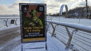 Големият проблем на армията отваря нов разлом в Украйна