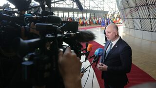 България иска да вложи във военната промишленост неусвоените пари от плана за възстановяване