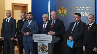 Българската позиция за Украйна: да се снишим, докато отмине бурята