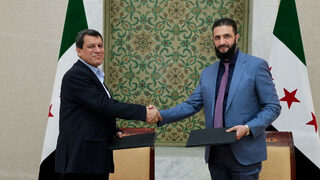 Кюрдските сили в Сирия се съгласиха да се интегрират в централната власт