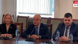 "Демократична България" иска увеличение <span class="highlight">на</span> таксите и данъка върху хазарта (видео)