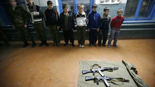 Фотогалерия - Военно обучение за младежи в Русия