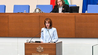 Парламентът изслуша на извънредно заседание ЦИК и "Информационно обслужване" (видео)