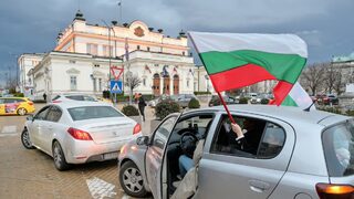 "Величие" организира протестен автопоход в центъра на София, тръгна към <span class="highlight">Банкя</span>
