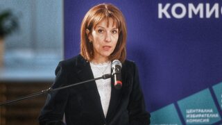 Изборната комисия получи данните от "Информационно обслужване" и ги проверява