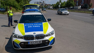<span class="highlight">Пиян</span> шофьор катастрофира в стълб при опит да избяга от полицията във Варна