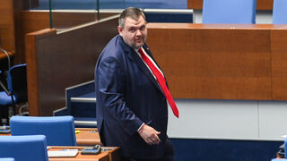 Преди решението за изборното дело Пеевски обяви подкрепа за правителството