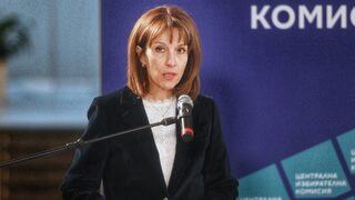 Изборната комисия потвърди: Управляващото мнозинство се свива до 121 депутати