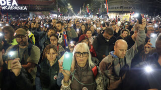 Ползвано ли е звуково оръжие в Белград: стотици хиляди искат ООН да разследва