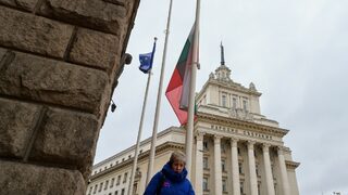 България почете жертвите в Кочани с ден на траур