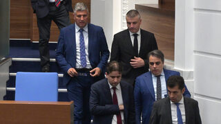 Опозицията видя корупция в пътната агенция, премиерът настоя да сигнализират прокуратурата