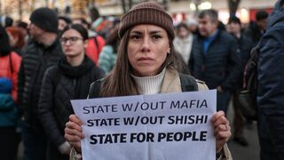 Оръжието на властта в Сърбия. Обещание с изтекъл срок на годност. За смисъла да си свободен