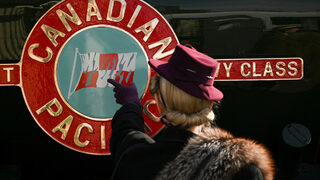 Фотогалерия: Влак от Втората <span class="highlight">световна</span> <span class="highlight">война</span> отново е по релсите