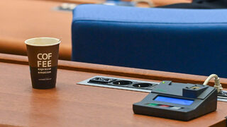 На разсъмване: парламентът одобри окончателно бюджета за 2025 г. след 15 часа дебати