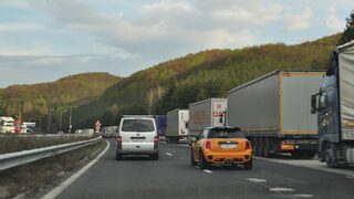 Автомобилните <span class="highlight">превозвачи</span> са в протестна готовност заради вдигането на тол таксите