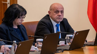 На първо време кабинетът оряза осем проекта от плана за възстановяване