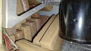 Кокаин за 19 млн. лв. е открит в контейнери с банани на бургаското пристанище