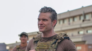 Хегсет е написал в "секретния" чат в аванс часовете на ударите срещу "терористите" в Йемен