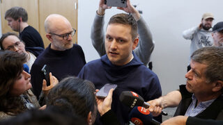 Гренландия сформира правителствена коалиция часове преди посещението на Ванс