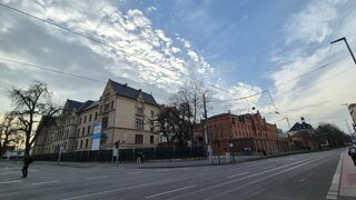 Улицата, по която може да вървиш с години