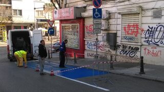 Промени в наредба задължават общините да осигурят паркоместа до домовете на хора с увреждания