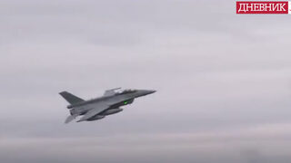 Как първият изтребител F-16 Block 70 кацна в авиобазата (видео)