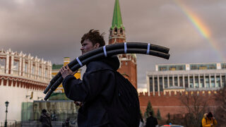 Русия втвърдява мерките срещу противниците на войната в Украйна