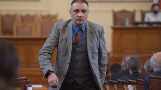 Депутати предлагат парламентът да закрива неработещи университети <span class="highlight">по</span> искане на правителството