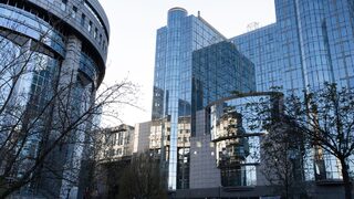 Аферата "Хуауей": осем души са обвинени за корупция в Европейския парламент
