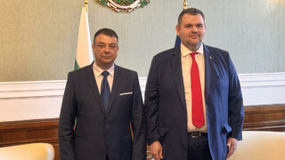 Кметът на Силистра, който беше депутат от "Обединени патриоти", премина към Пеевски