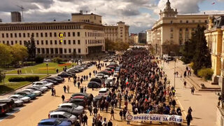 Протестът "Вън Пеевски от властта" (кадри от дрон)